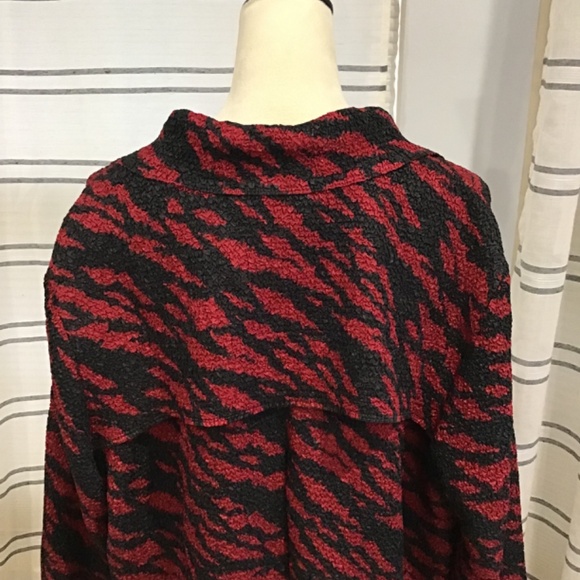 Chicos Travelers  Women Size 3 Jacket Cardigan Crinkled Red Black Tiger Stripe - Picture 7 of 13
